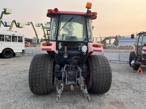 2010 Kubota M6040 4 wheel Drive Farm Tractor Diesel image 4