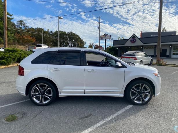2014 Ford  Edge Sport AWD low k extra clean image 4