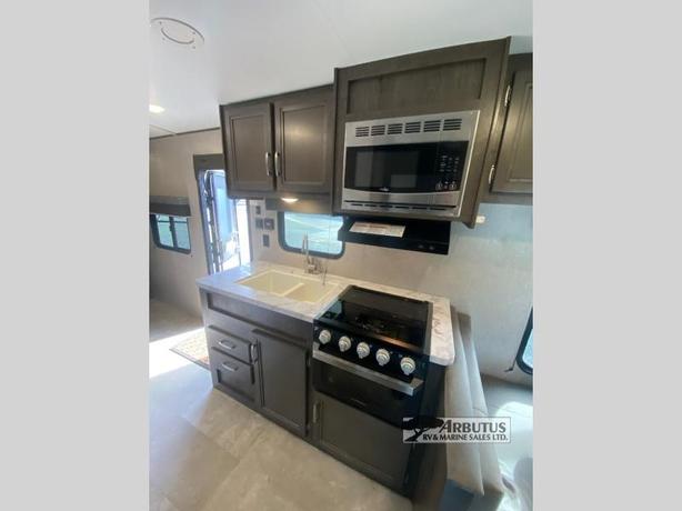 Used 2020 Jayco Jay Flight SLX Western Edition 212QBW image 7