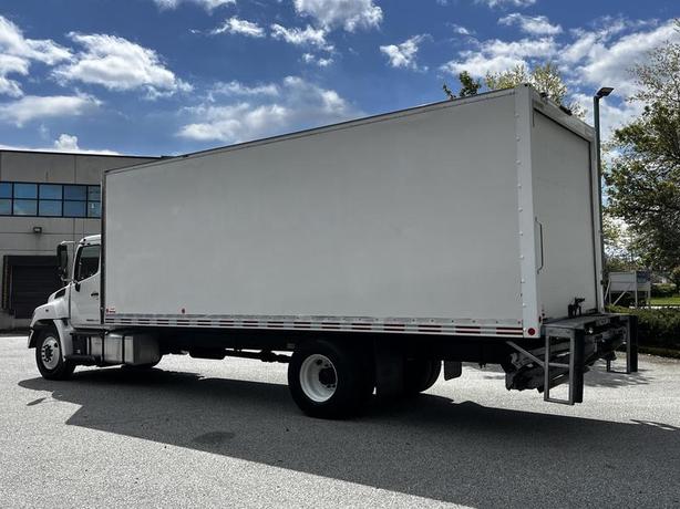 2020 Hino 338 24 Foot 5 Ton Cube Van with Maxon Power Tailgate With Hydraulic Br image 7