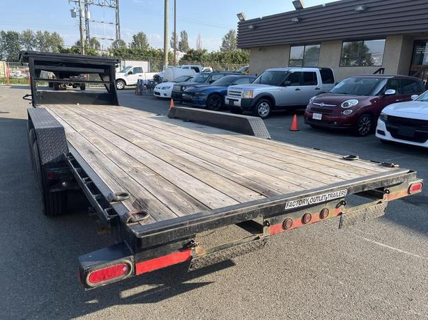 2020 Load Trail 28-Foot Gooseneck Triple Axle Flat Deck Trailer image 6