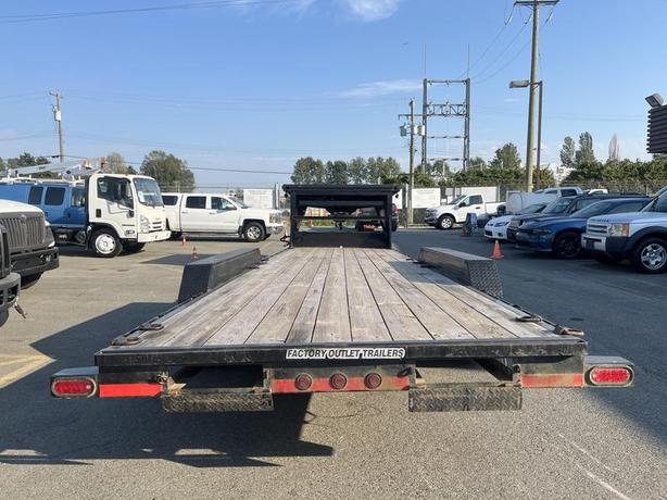 2020 Load Trail 28-Foot Gooseneck Triple Axle Flat Deck Trailer image 7