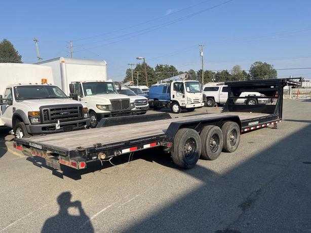 2020 Load Trail 28-Foot Gooseneck Triple Axle Flat Deck Trailer image 8