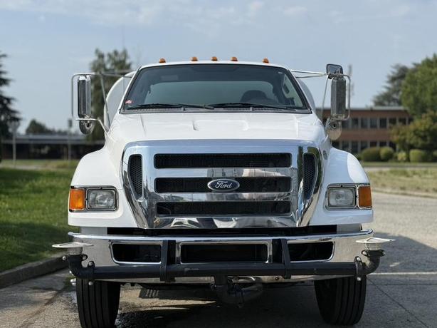2011 Ford F-750 Regular Cab Dually Diesel 6-Speed Manual Water Tanker Truck image 3