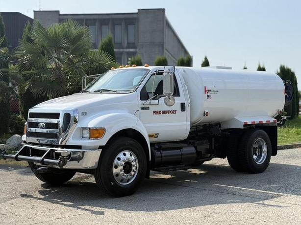 2011 Ford F-750 Regular Cab Dually Diesel 6-Speed Manual Water Tanker Truck image 5
