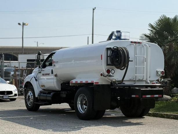 2011 Ford F-750 Regular Cab Dually Diesel 6-Speed Manual Water Tanker Truck image 6