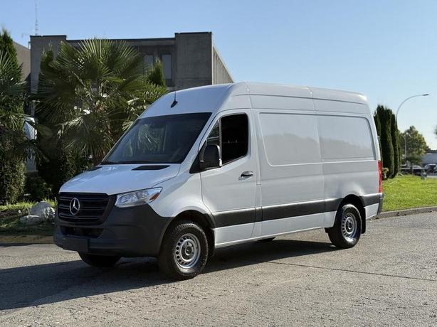 2020 Mercedes-Benz Sprinter 2500 High Roof Diesel Cargo Van 144-inch WheelBase image 5