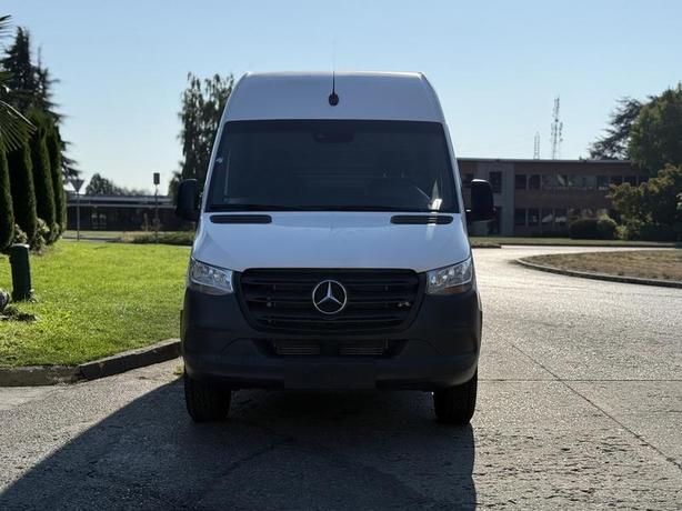 2020 Mercedes-Benz Sprinter 2500 High Roof Diesel Cargo Van 144-inch WheelBase image 3