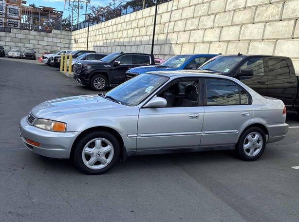 1998 Acura EL | 4dr Sdn Sport Manual image 3