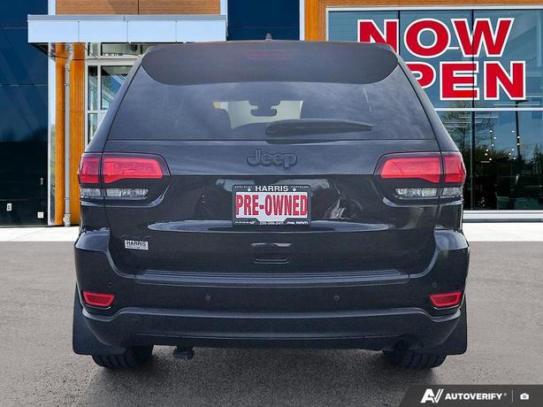 2018 Jeep Grand Cherokee Laredo 4x4 | Power Sunroof | Heated Seats! image 5