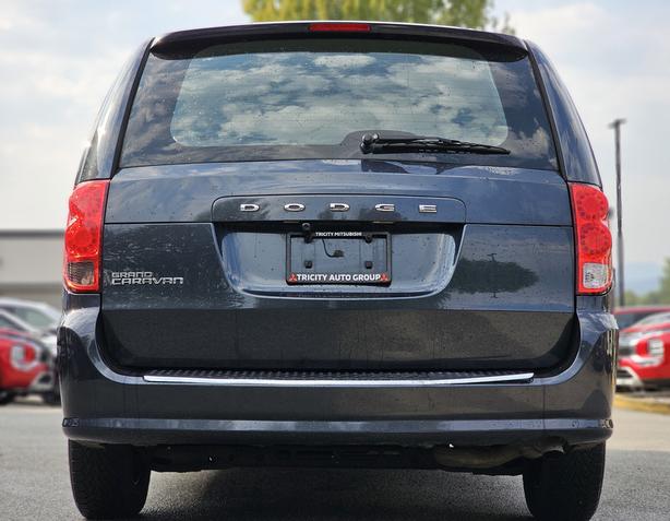 2014 Dodge Grand Caravan SE - No Accidents, Air Conditioning, Backup Cam image 6