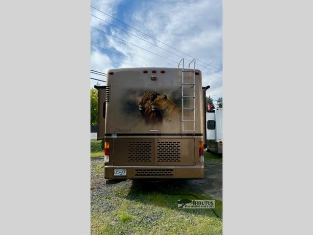 Used 2005 Safari Cheetah 38PDQ image 5