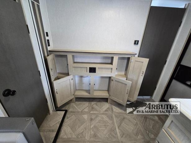 Used 2023 Forest River RV Wildwood X-Lite 240BHXL image 4