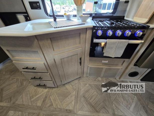 Used 2023 Forest River RV Wildwood X-Lite 240BHXL image 6