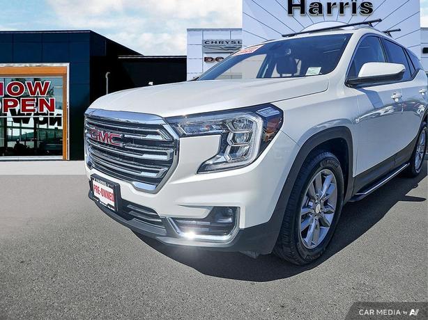 2022 GMC Terrain SLT AWD | No Reported Accidents! image 8