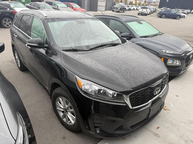 2019 Kia Sorento LX image 2