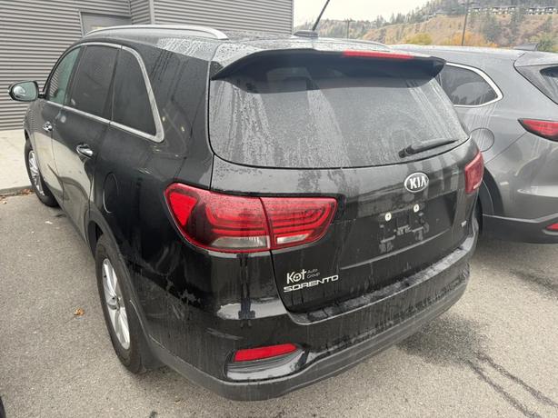 2019 Kia Sorento LX image 3
