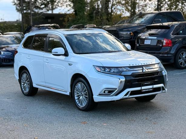 2021 Mitsubishi Outlander PHEV image 3