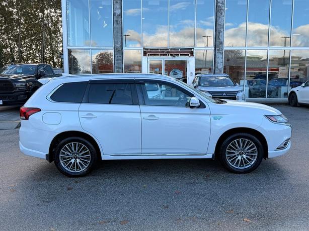 2021 Mitsubishi Outlander PHEV image 4