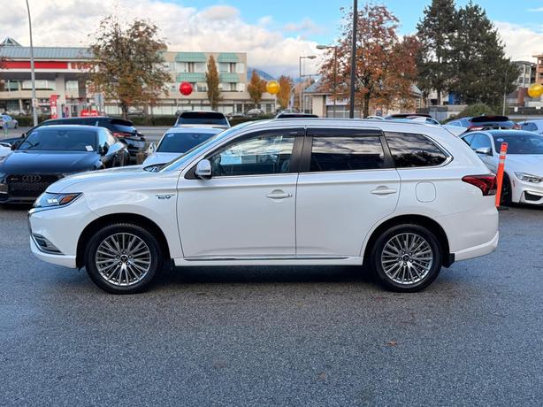 2021 Mitsubishi Outlander PHEV image 8
