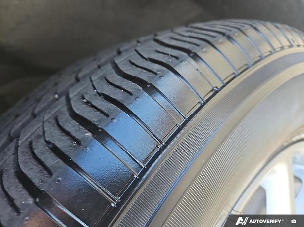 2024 Chrysler Pacifica Touring-L FWD | Blind Spot Monitor | Bluetooth Connectivi image 7