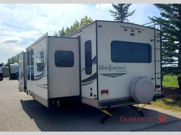 Used 2016 Forest River RV Rockwood Wind Jammer 3025W image 6