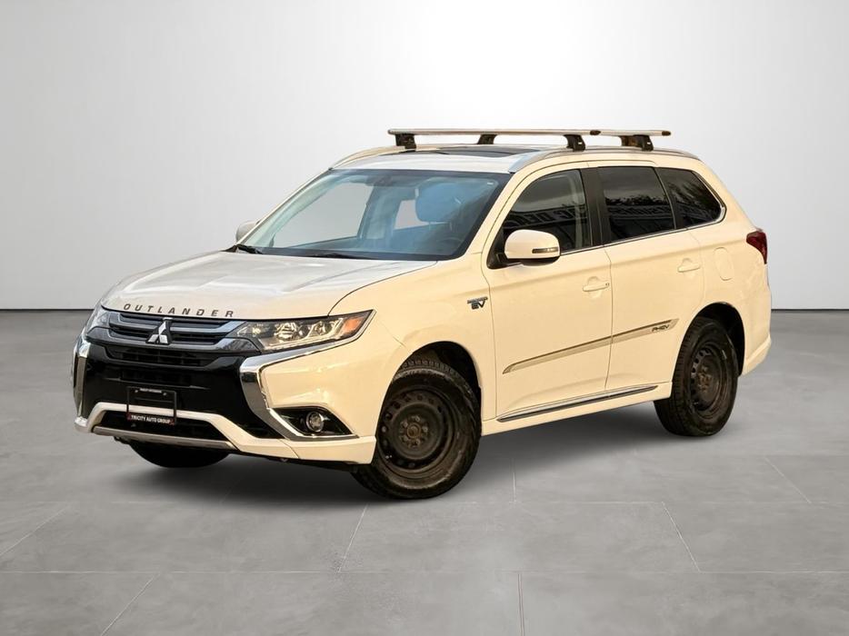 2018 Mitsubishi Outlander PHEV SE Touring - Leather, Sunroof, Heated Steering display photo