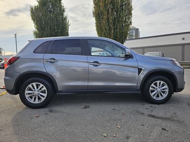 2022 Mitsubishi RVR SE AWC - Heated Seats, Apple Carplay/Android Auto image 4