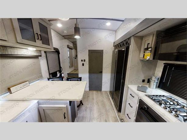 Used 2023 Forest River RV Wildwood Heritage Glen Elite Series 36FL image 4