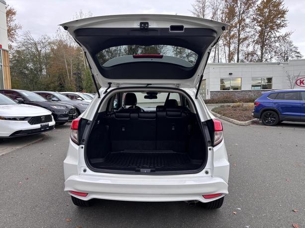 2019 Honda HR-V Touring image 6