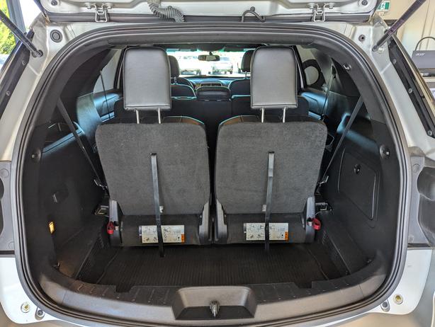 2016 Ford Explorer XLT - Leather, Sunroof, Heated Seats, 4x4 image 8