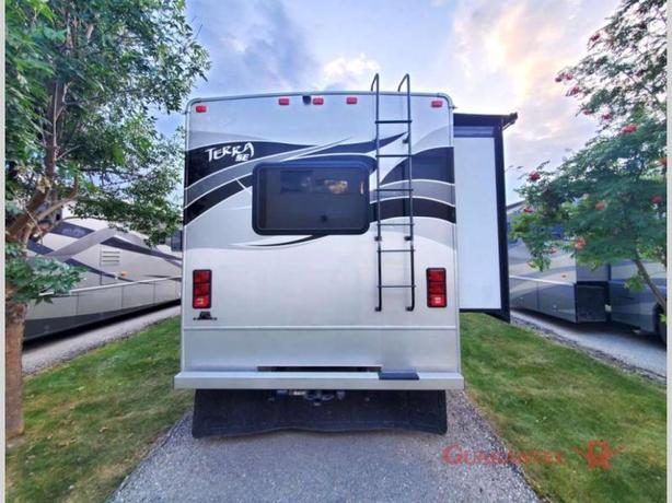 Used 2015 Fleetwood RV Terra SE 31C image 5