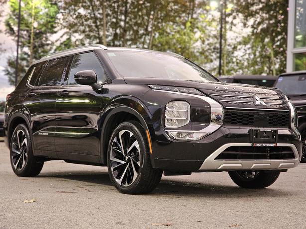 2024 Mitsubishi Outlander GT - No Accidents, One Owner, Sunroof image 3