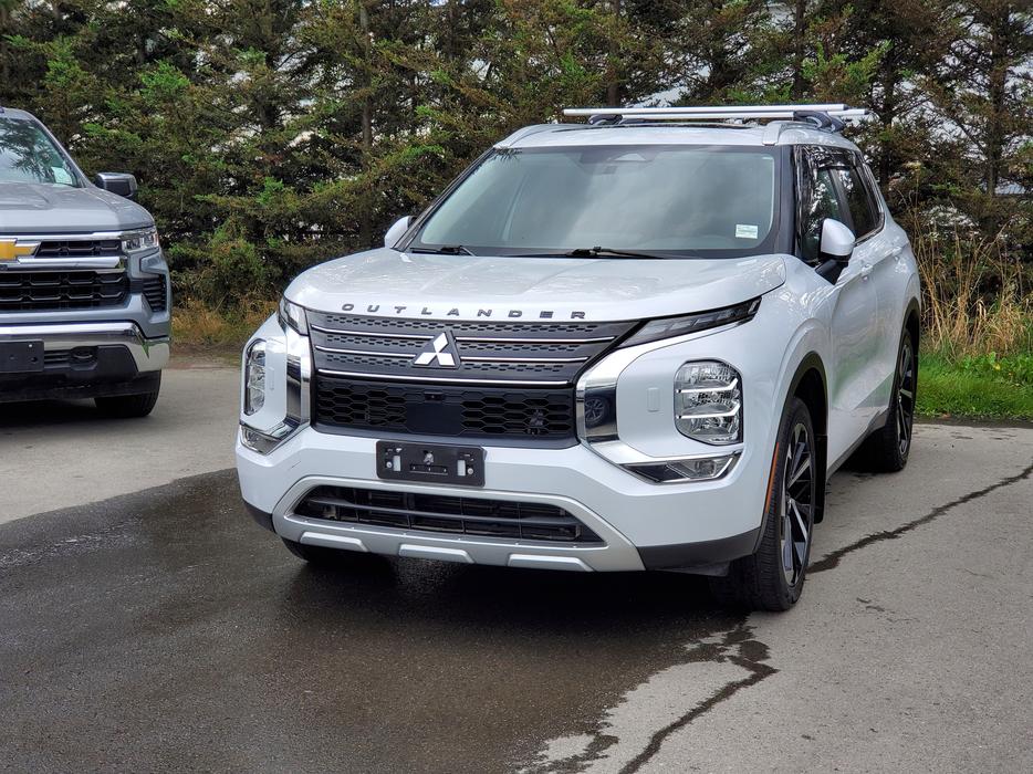 2023 Mitsubishi Outlander SEL display photo