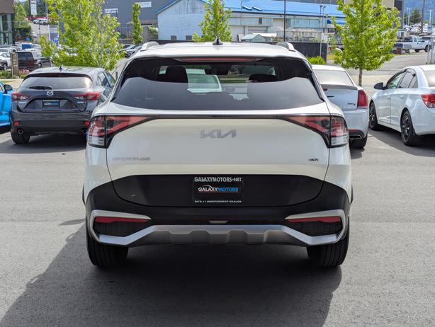 2024 Kia Sportage LX - No Accidents, Heated Seats, AWD image 7