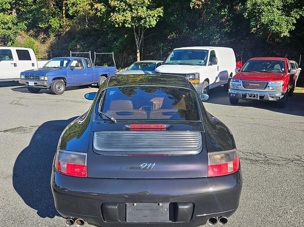 2000 Porsche  911 Carrera 4 Millennium Edition image 7