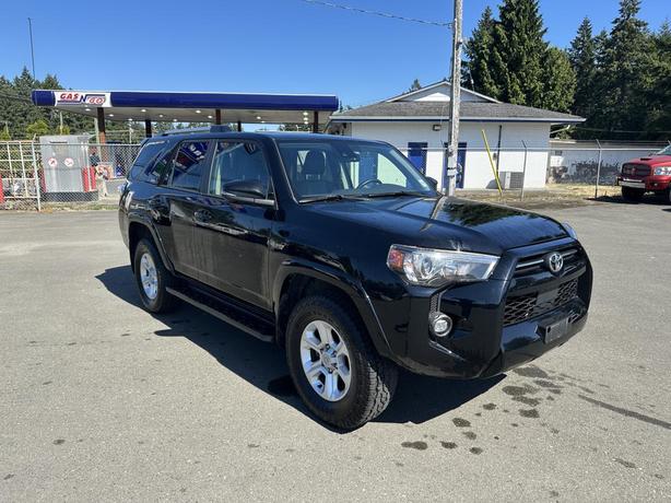 2024 Toyota 4Runner Base image 7