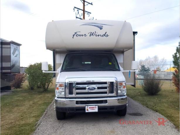 Used 2017 Thor Motor Coach Four Winds 31L image 2