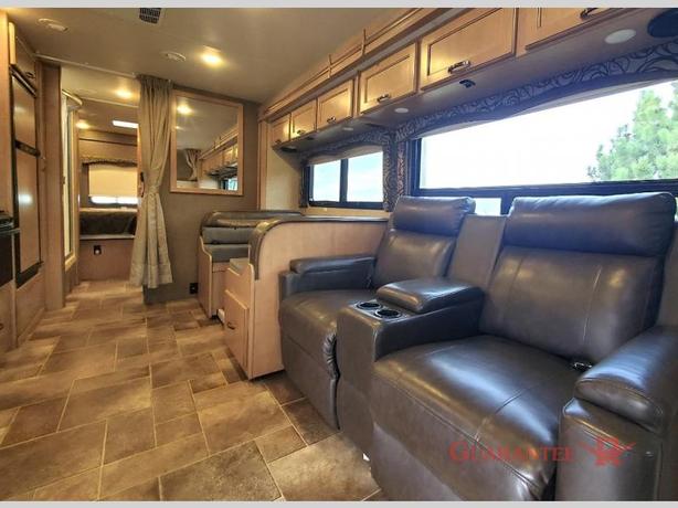 Used 2017 Thor Motor Coach Four Winds 31L image 8