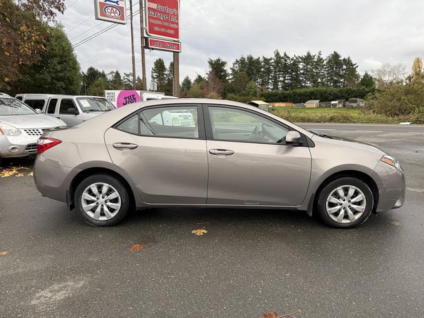 2015 Toyota Corolla image 8