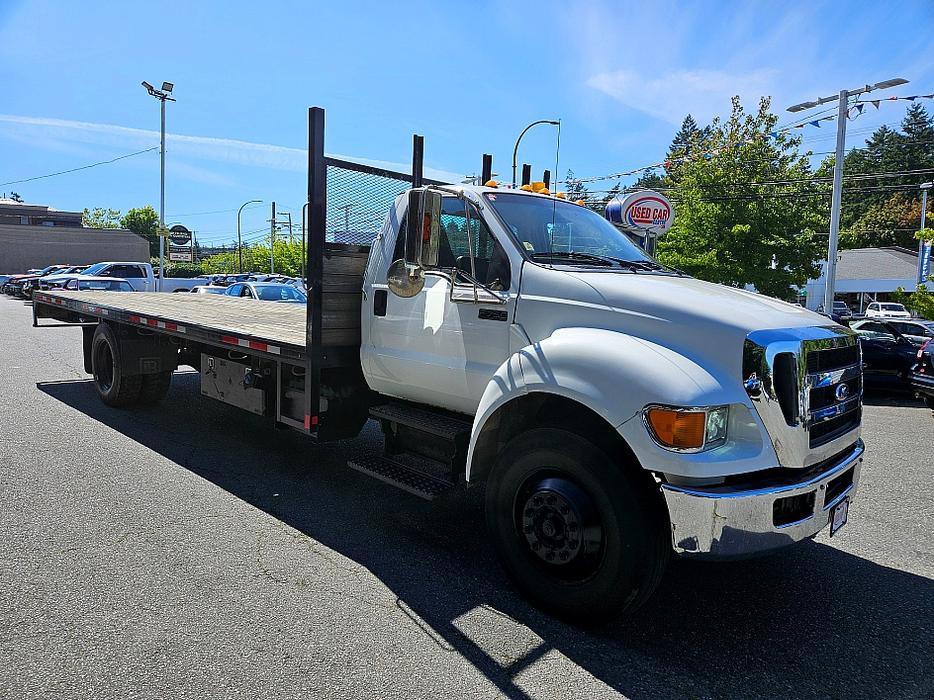 2015 Ford  Super Duty F-750 Straight Frame XLT Flat Deck display photo