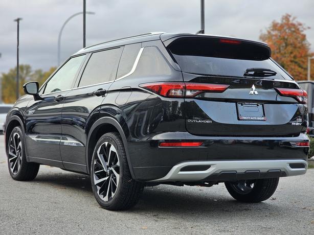 2023 Mitsubishi Outlander PHEV image 7