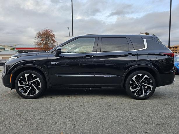 2023 Mitsubishi Outlander PHEV image 8