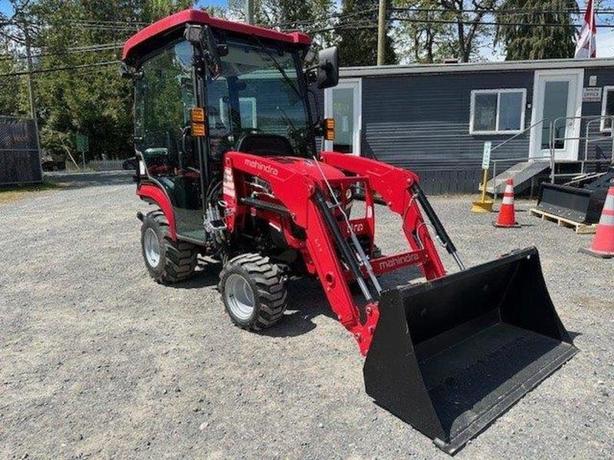 2024 Mahindra 1100 series 1123 HST Cab image 5