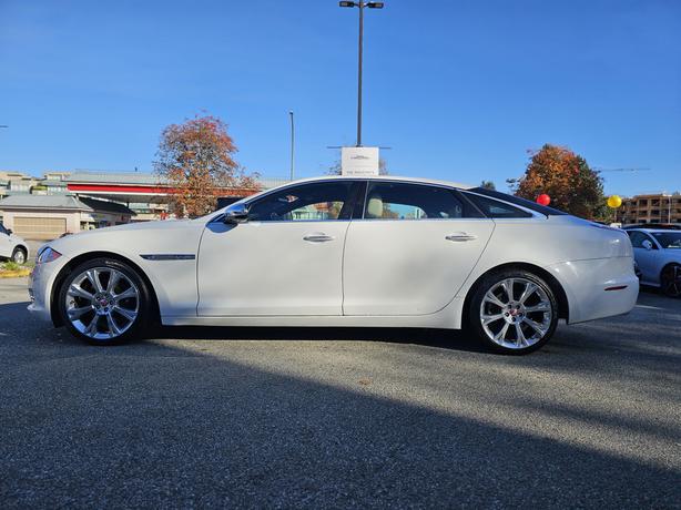 2014 Jaguar XJ image 8