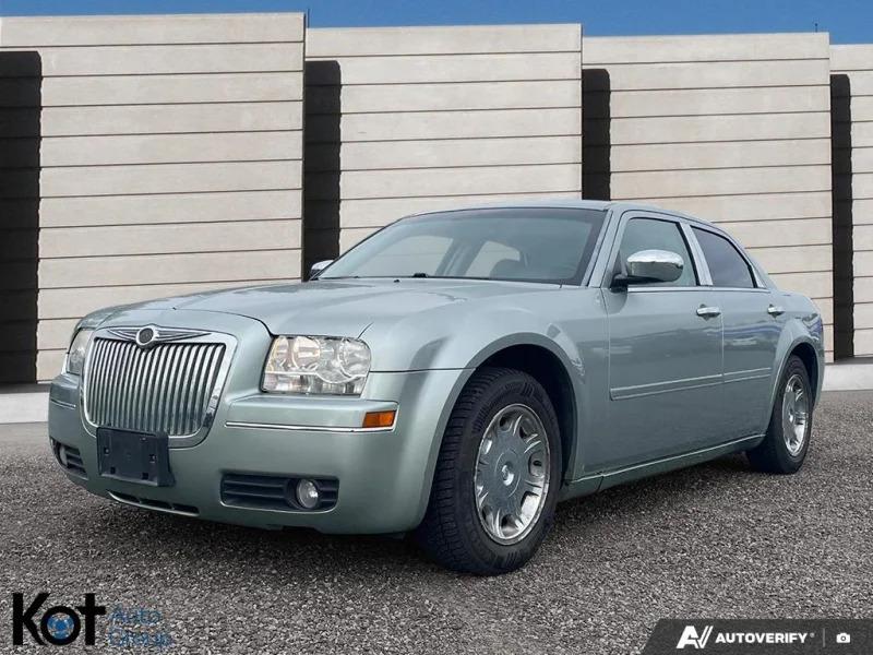2005 CHRYSLER 300 display photo