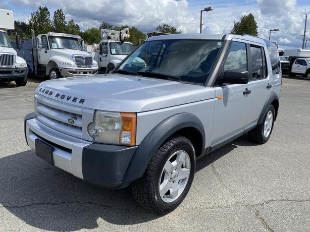 2006 Land Rover LR3 V6 7 passenger image 1