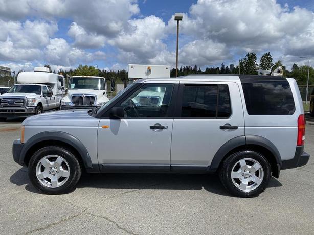 2006 Land Rover LR3 V6 7 passenger image 2
