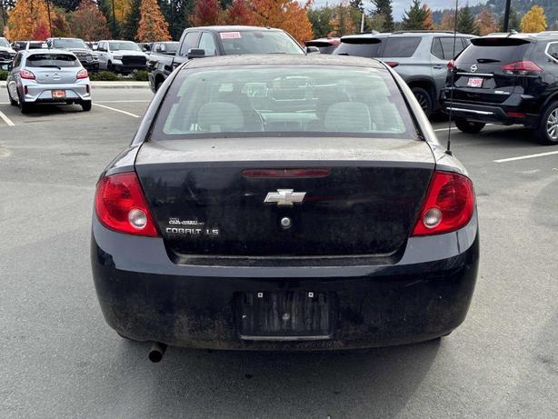 2009 Chevrolet Cobalt LS | No Reported Accidents! image 5