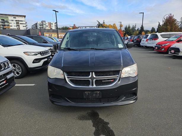2012 Dodge Grand Caravan SXT | No Reported Accidents | Stow n Go! image 2